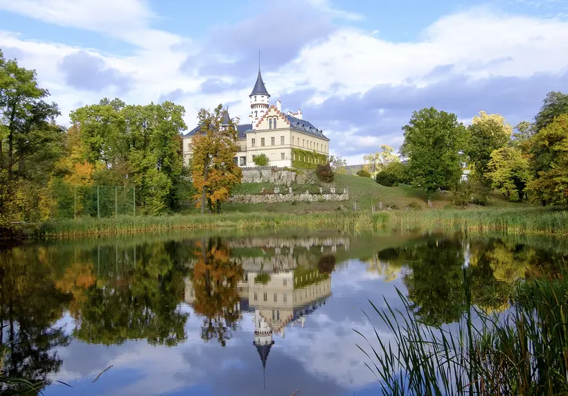 Prohlídky zámku Raduň photo