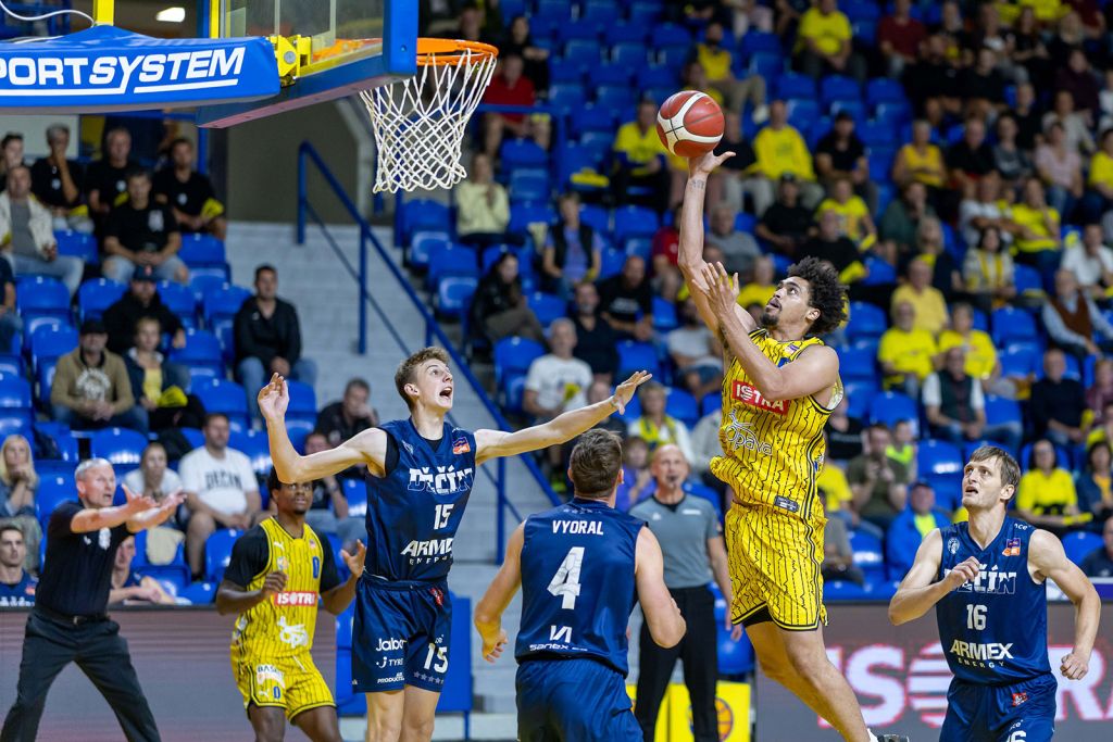 Basketbal: BK Opava vs. Sršni Písek photo