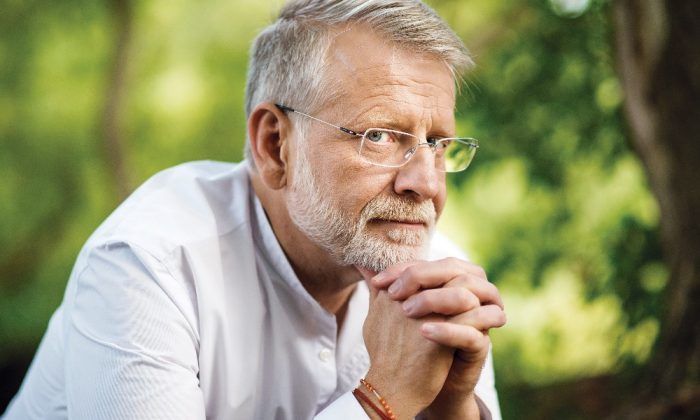 Cesty okolo duše a světa photo