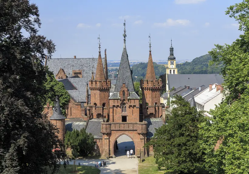 Jaro na zámku photo