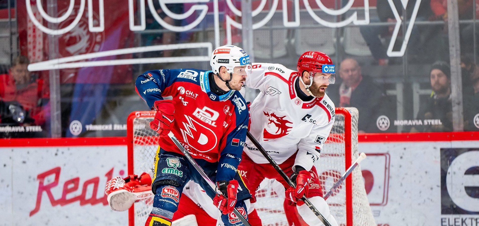 Hokej: HC Oceláři Třinec vs. Pardubice photo