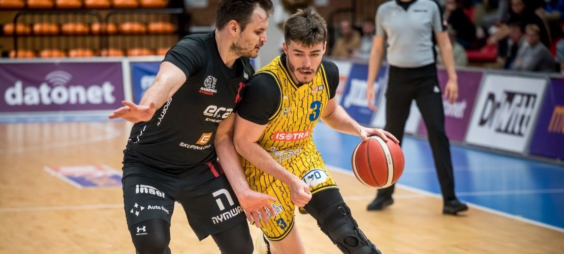 Basketbal: BK Opava vs. Nymburk photo