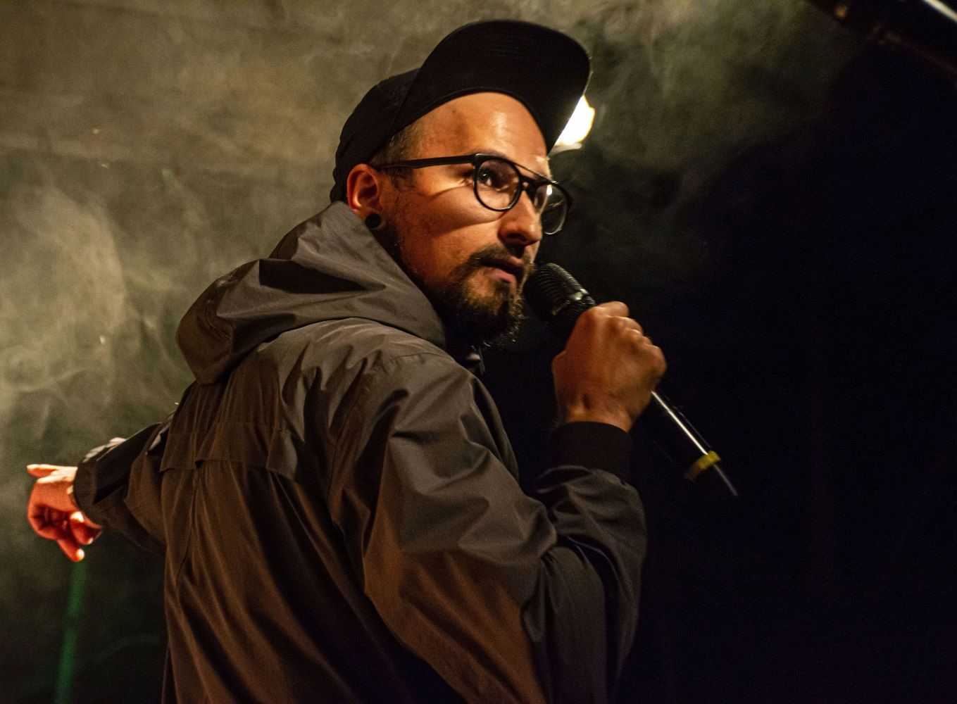 Slam poetry v Docku photo