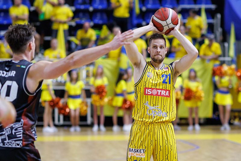 Basketbal: BK Opava vs. Basket Brno photo