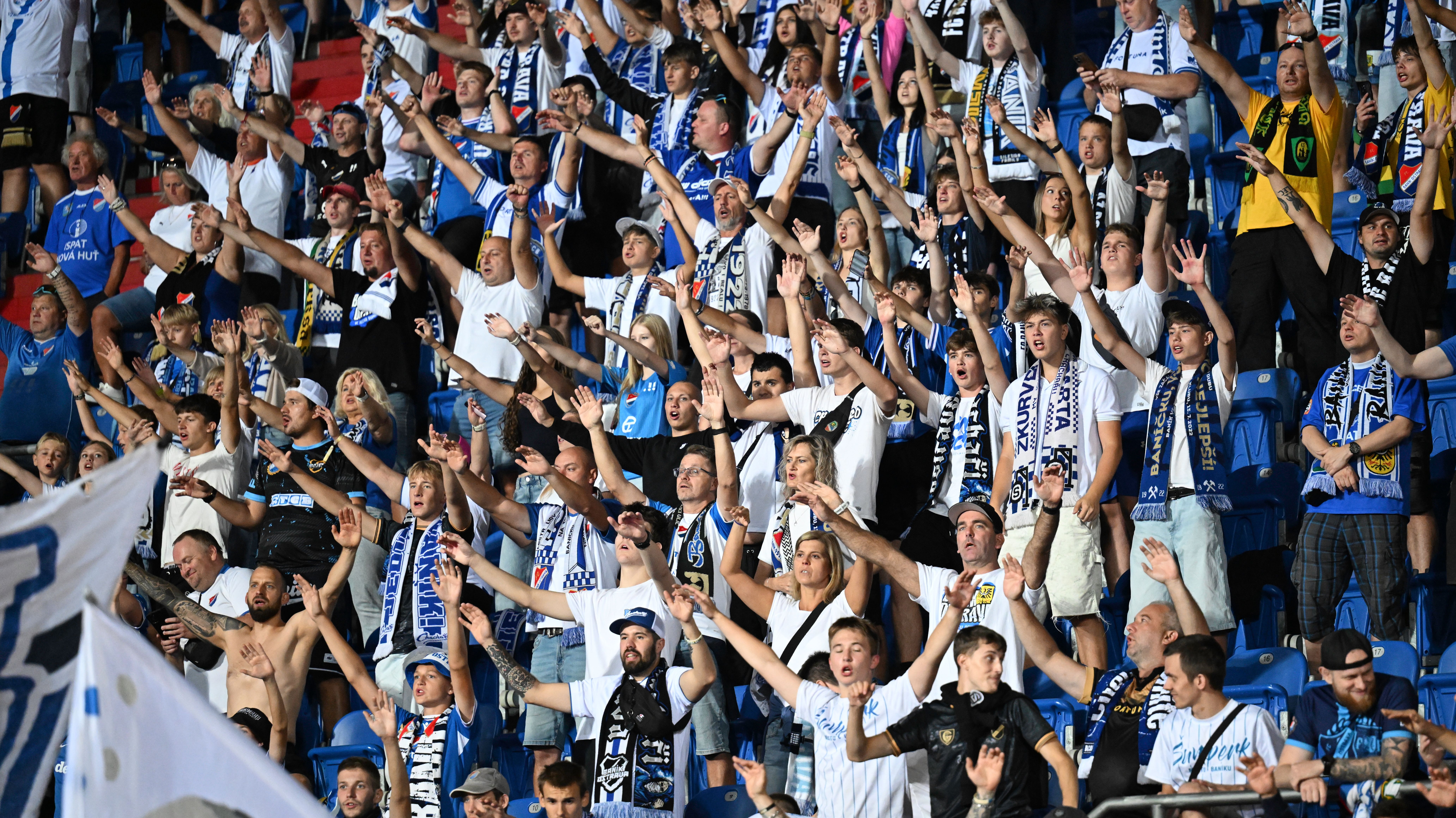 Fotbal: Baník vs. Pardubice photo