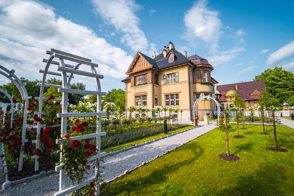 Vila vinobraní s cimbálovou muzikou photo