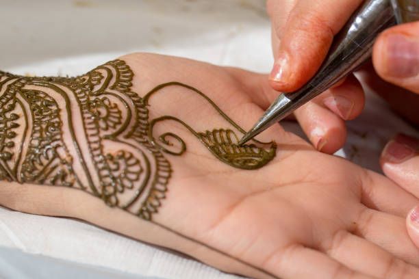 Henna na vlastní kůži photo
