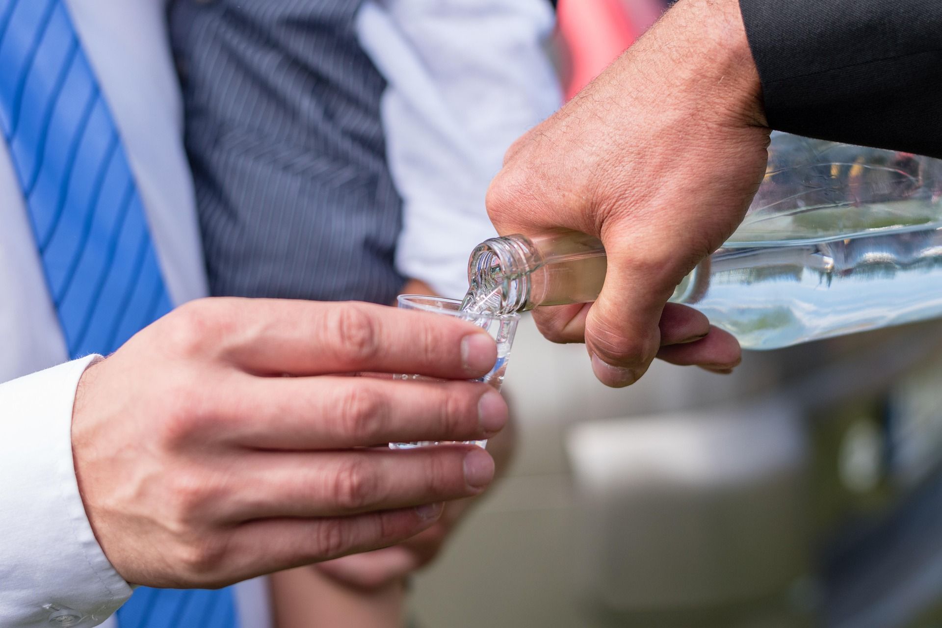 Košt domácích pálenek photo