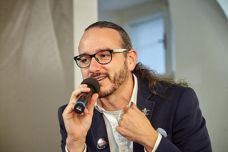 Beseda s Jakubem Szántó photo