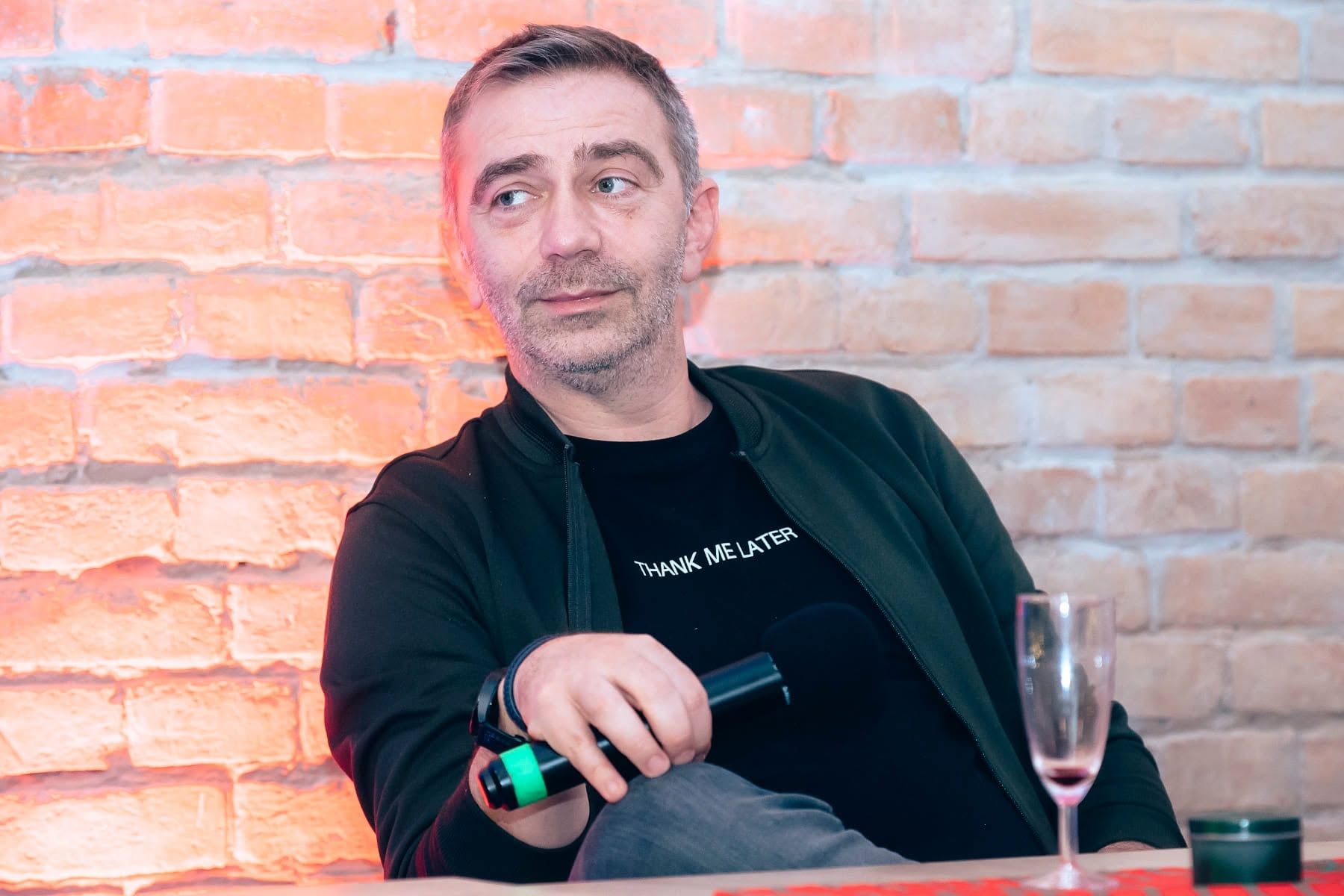 Szatmary míří do Ostravy. V BUMBUM Comedy představí nový stand-up Baví ma žid!